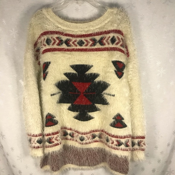 Everleigh soft fuzzy Aztec print sweater N… - Picture 2 of 6